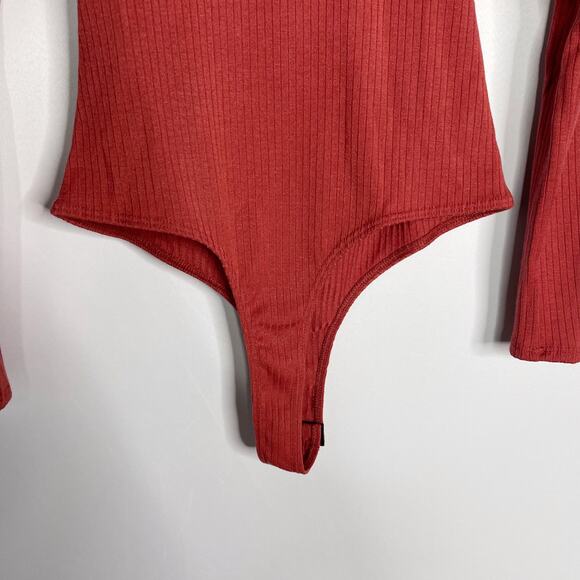 New Le Lis Medium M Rust Red Ribbed V Neck Bodysuit Long Sleeve Thong Snap - Picture 8 of 9